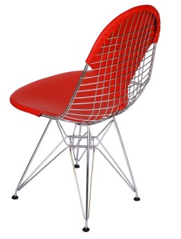 Krzesło metalowe, krata, czerwona poduszka, obicie