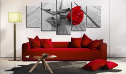 Obraz - Róża na drewnie (5-częściowy) szeroki czerwony