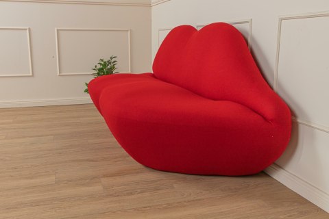 Sofa Usta 2, NIETYPOWA, DO LOKALU, WYGODNA Sofa Usta 2, NIETYPOWA, DO LOKALU, WYGODNA