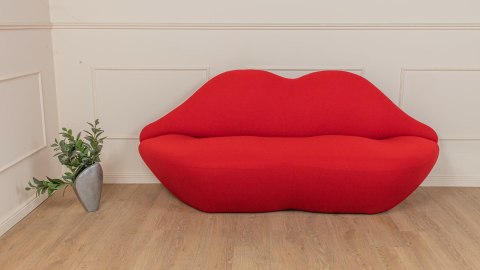 Sofa Usta 2, NIETYPOWA, DO LOKALU, WYGODNA Sofa Usta 2, NIETYPOWA, DO LOKALU, WYGODNA