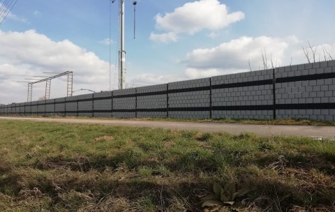 Taśma ogrodzeniowa PASKI 6 x 2,55mb CLASSIC 19cm PROTECTO SZARA + 12 klipsów GRATIS Taśma ogrodzeniowa PASKI 6 x 2,55mb CLASSIC 19cm PROTECTO SZARA + 12 klipsów GRATIS