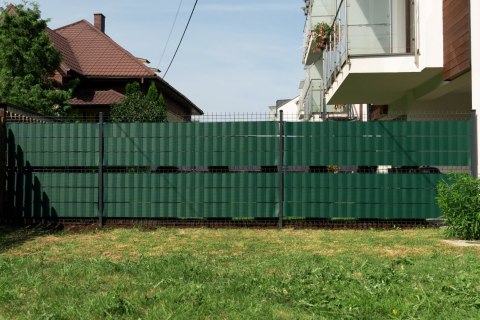 Taśma ogrodzeniowa PASKI 6 x 2,55mb CLASSIC 19cm PROTECTO ZIELONA + 12 klipsów GRATIS Taśma ogrodzeniowa PASKI 6 x 2,55mb CLASSIC 19cm PROTECTO ZIELONA + 12 klipsów GRATIS