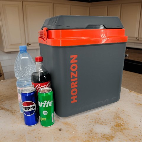 Lodówka turystyczna 20L KAMAI HORIZON, elektryczna 12/230V, kolor antracytowy z czerwonym akcentem Lodówka turystyczna 20L KAMAI HORIZON, elektryczna 12/230V, kolor antracytowy z czerwonym akcentem