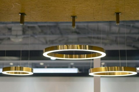 LAMPA WISZĄCA LED RING 80CM ZŁOTA AURELIA, NOWOCZESNA, DO SALONU, 50W