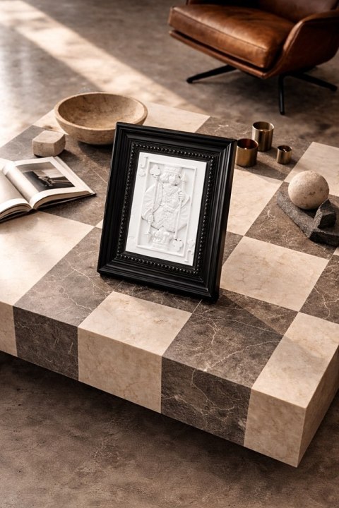 OBRAZ AURAE, BIAŁY RELIEF, CZARNA RAMA, KARTA DO GRY, MODERN, 26X22 CM