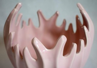 Ceramiczny wazon dekoracyjny w kolorze różowym 15x15 cm