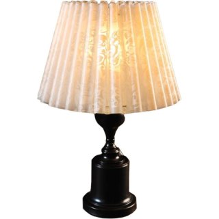 Lampa stojąca czarna ze stabilną nogą i białym plastikowym abażurem