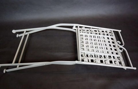 Składane Krzesło z Metaloplastyki w Stylu Prowansalskim Koloru Kremowego 90x38cm