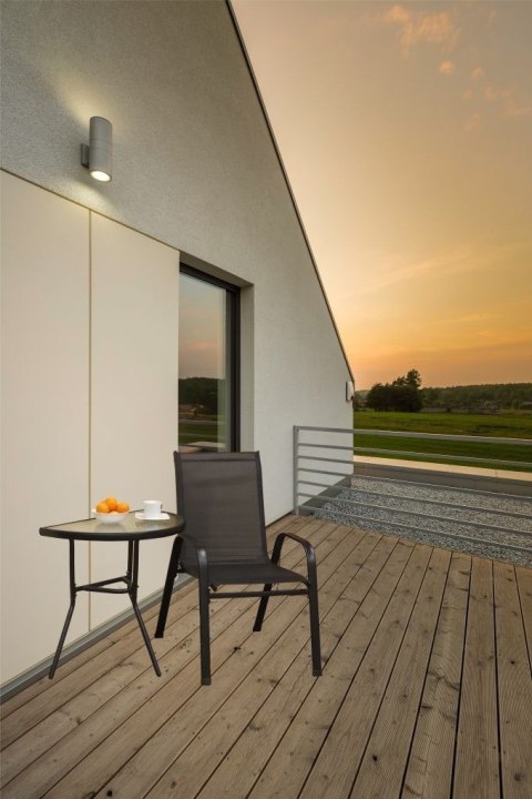 Stolik szklany kawowy na balkon taras patio półokrągły czarny