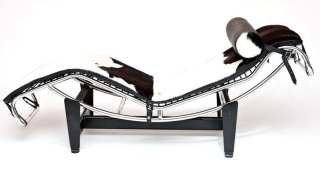 Leżanka Le Corbusier pony 2 kolory