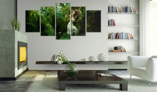 OBRAZ NA ŚCIANĘ DO SALONU, 100 x 50 cm, 5 CZĘŚCIOWY - Zagubiona w zieleni